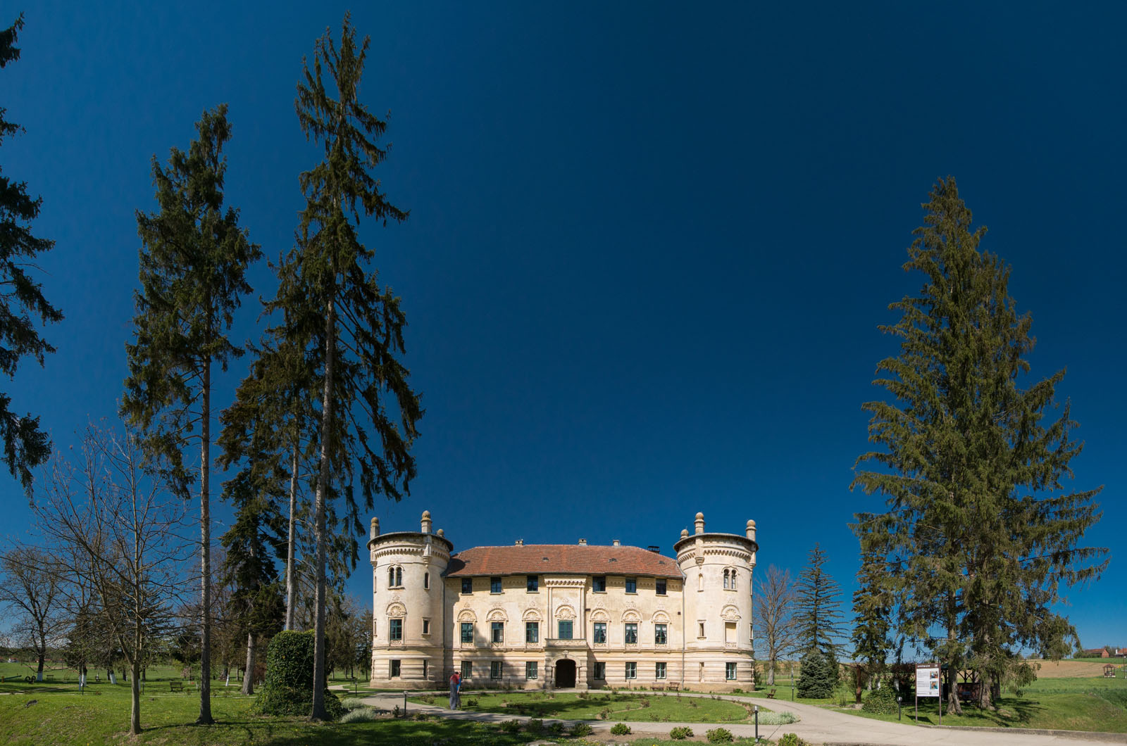 LOVRECINA GRAD4 PANORAMA